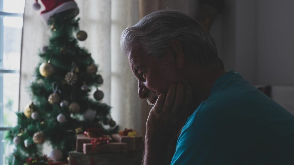 Bienestar emocional y soledad en Navidad en la tercera edad Bienestar emocional y soledad en Navidad en la tercera edad